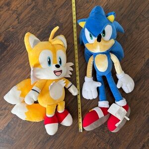 Sonic the Hedgehog and Tails Plush HugMe Shake Action Plush Bundle LARGE SIZE